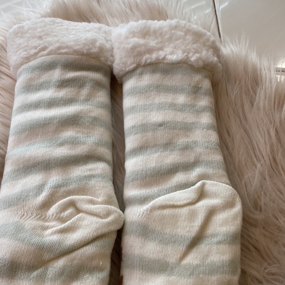 NWOT reindeer sock slippers - Picture 6 of 6